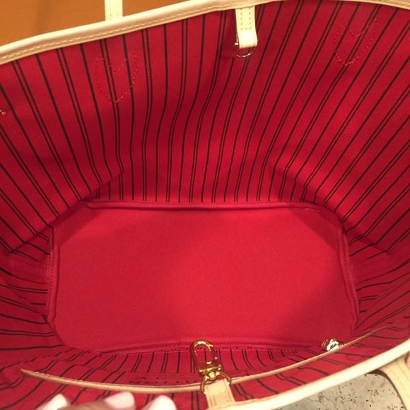 Authentic Louis Vuitton Neverfull MM red inside - Picture 2 of 5